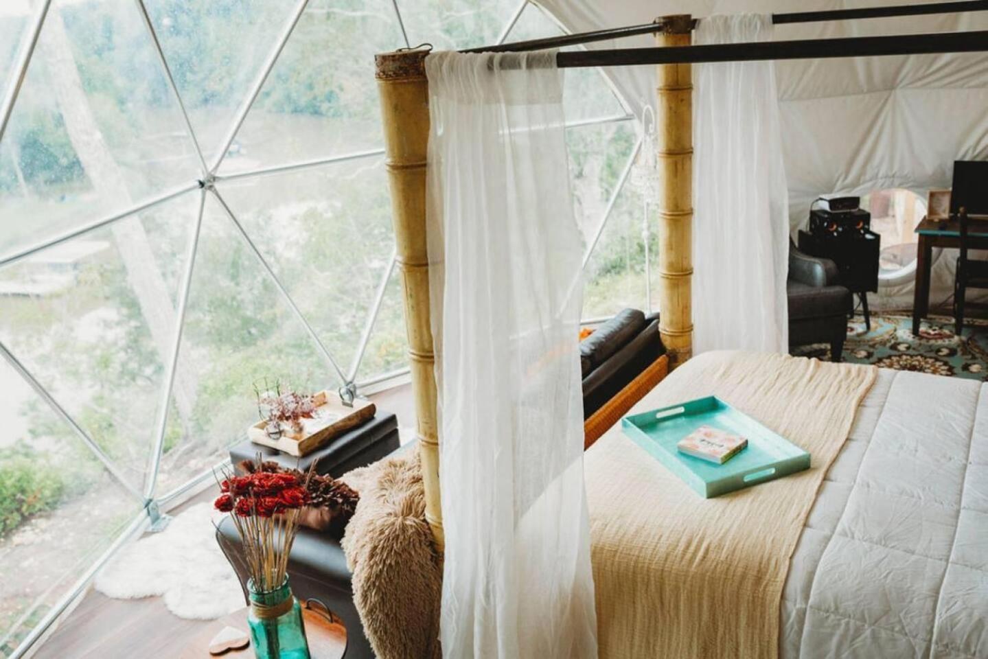 Waterfront Luxury Glamping Dome Hotel Rogersville Екстериор снимка