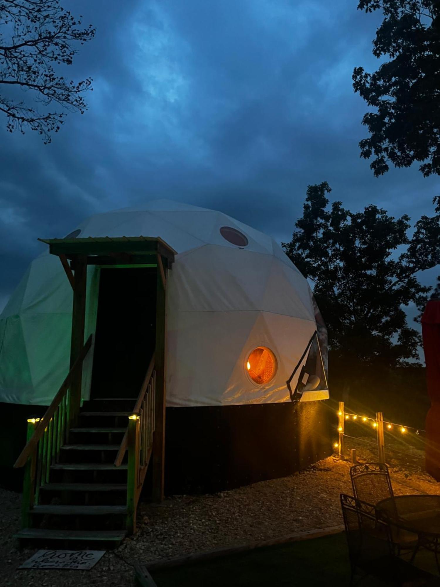 Waterfront Luxury Glamping Dome Hotel Rogersville Екстериор снимка